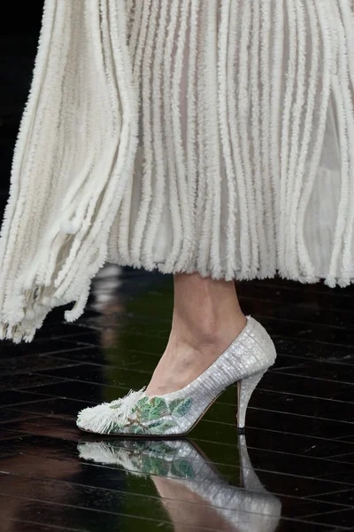 Look 30